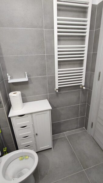 Drumul Dealu Babii, inchiriez 2 camere + parcare